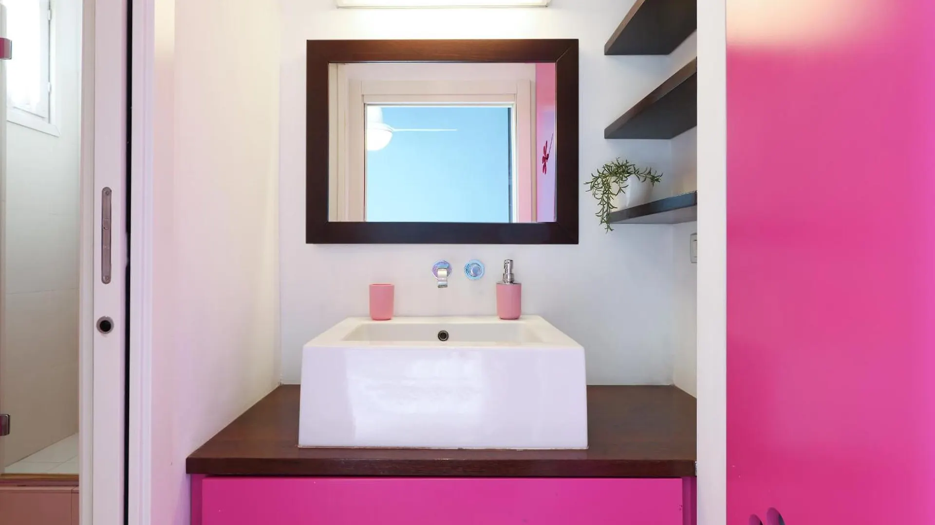 Apartamento Primopiano - Concordia Milán 0*,  Italia